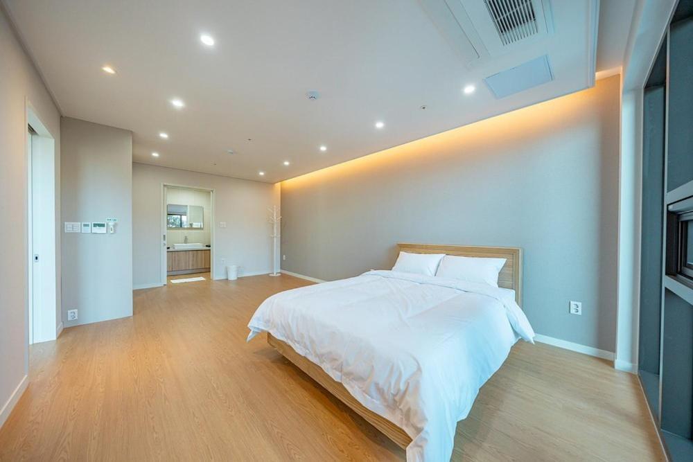 Jecheon The Shine Cheongpung Ξενοδοχείο Δωμάτιο φωτογραφία