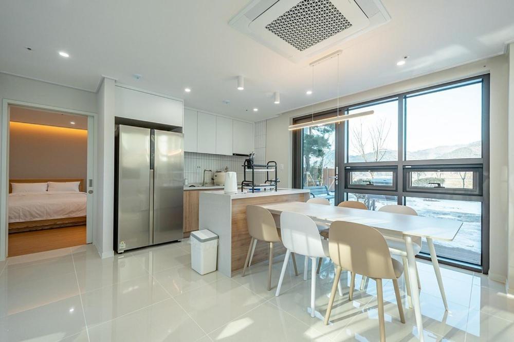 Jecheon The Shine Cheongpung Ξενοδοχείο Δωμάτιο φωτογραφία