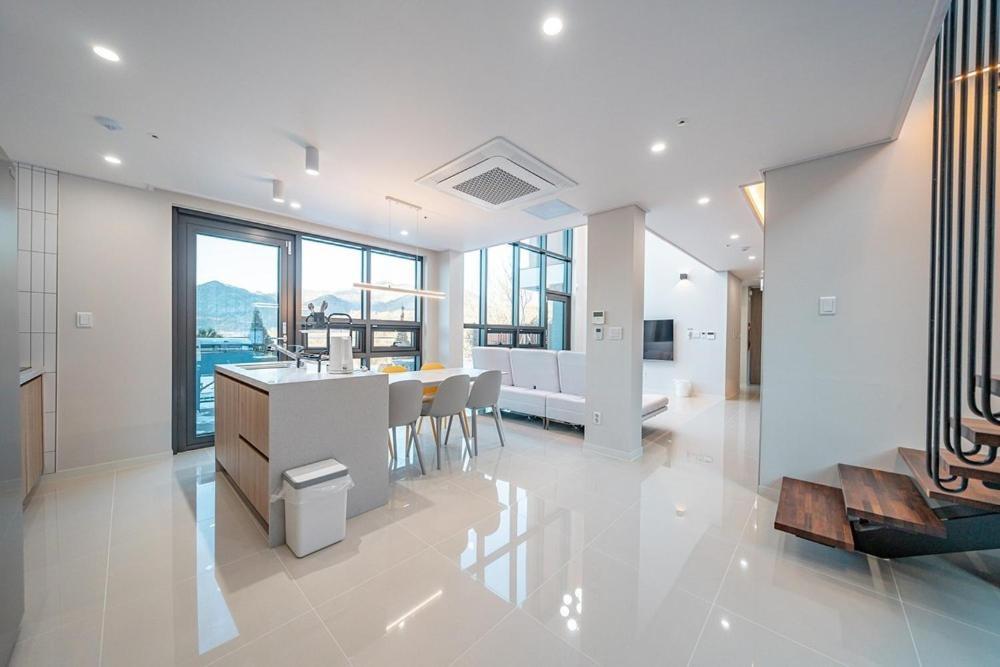 Jecheon The Shine Cheongpung Ξενοδοχείο Δωμάτιο φωτογραφία