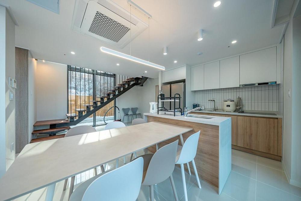 Jecheon The Shine Cheongpung Ξενοδοχείο Δωμάτιο φωτογραφία