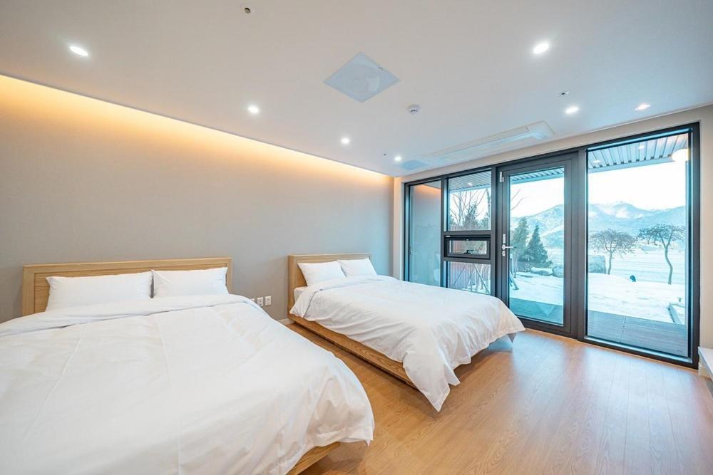 Jecheon The Shine Cheongpung Ξενοδοχείο Δωμάτιο φωτογραφία